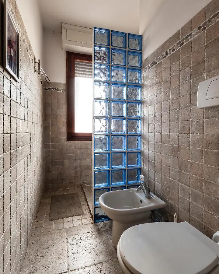 Apartment Hostly - Light And Wood Near The Tower - 100Sqm, 6 Pax, 2 Bedrooms, Town Center Pisa